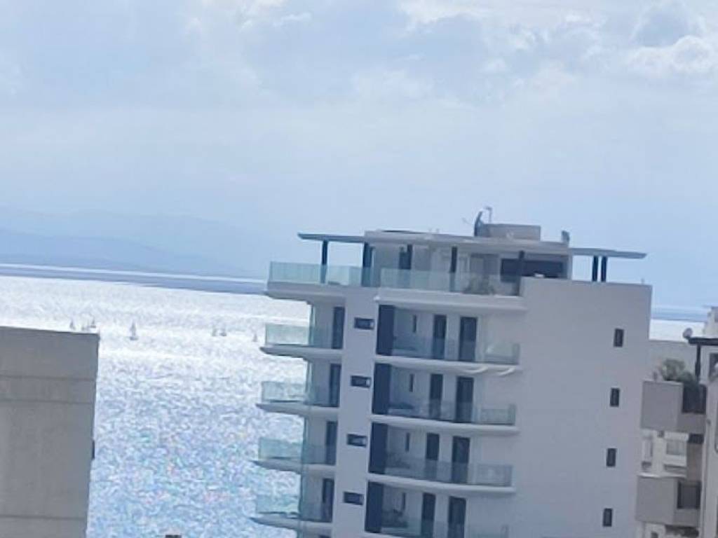 SEE/ACROPOLIS VIEWS FROM THE ROOF