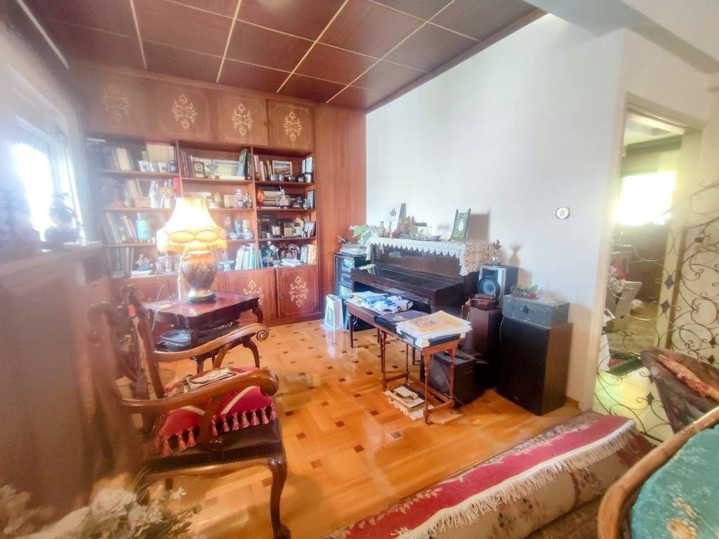 SUNNY SALOON OR 3 RD ROOM+2 SALLONS