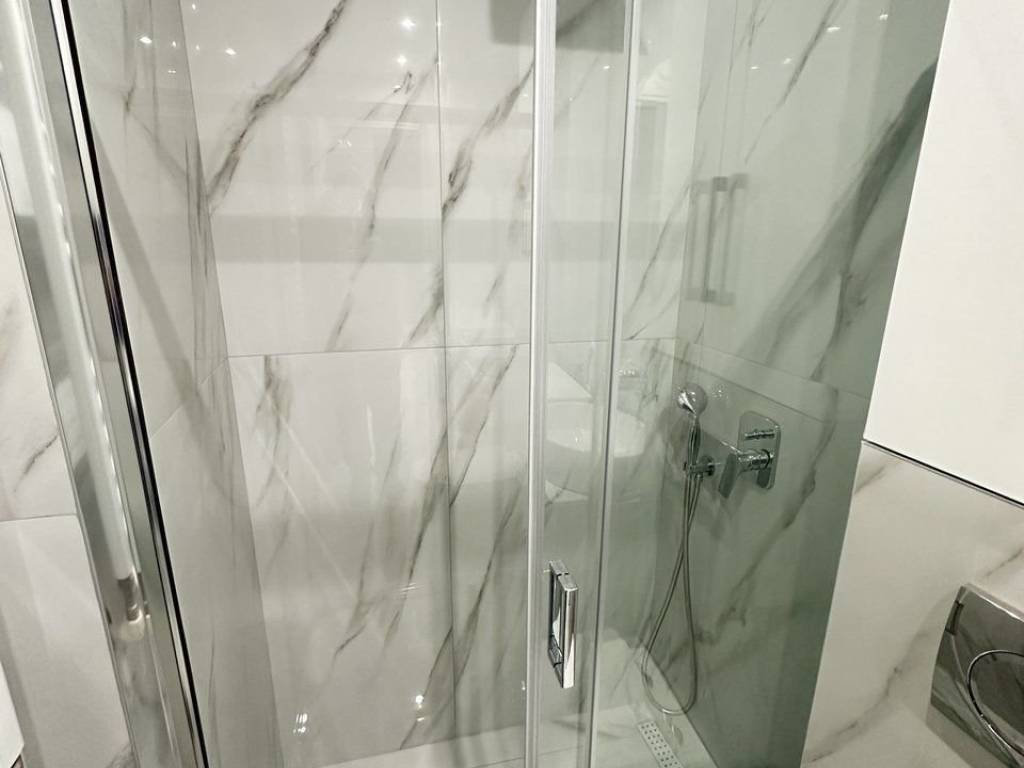 Forumland Real Estate, Μπάνιο