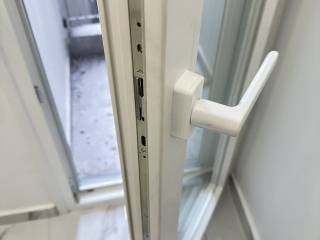 Forumland Real Estate, Κουφώματα