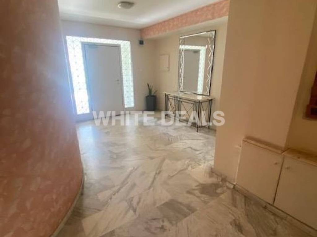 Είσοδος Πολυκατοικίας