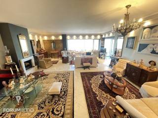 Forumland Real Estate, Σαλόνι με τζάκι