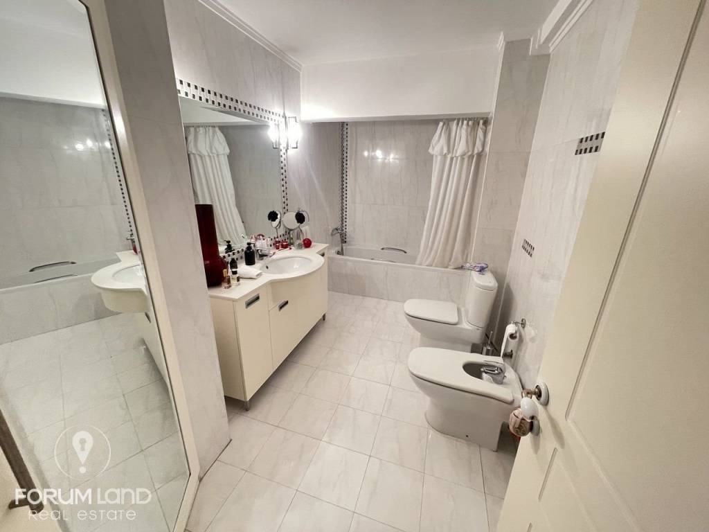 Forumland Real Estate, μπάνιο