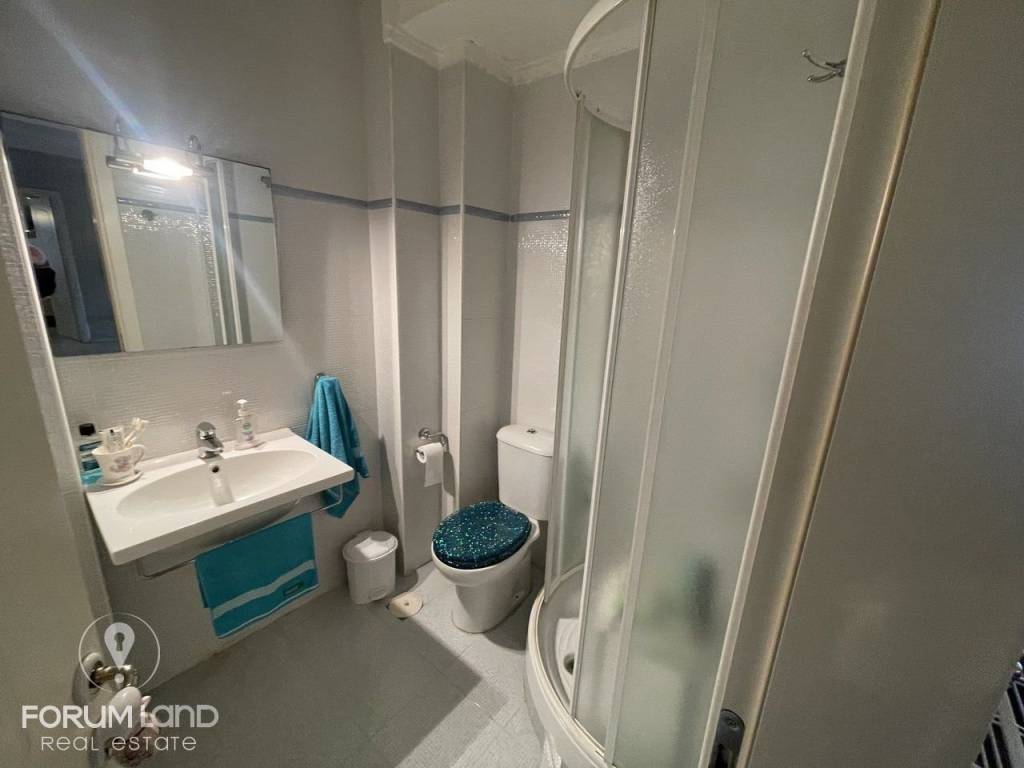 Forumland Real Estate, Μπάνιο