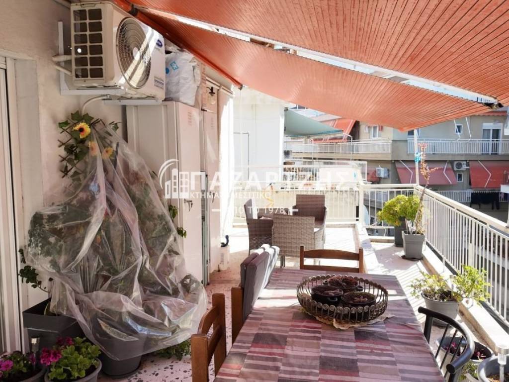 Θέα από μπαλκόνι