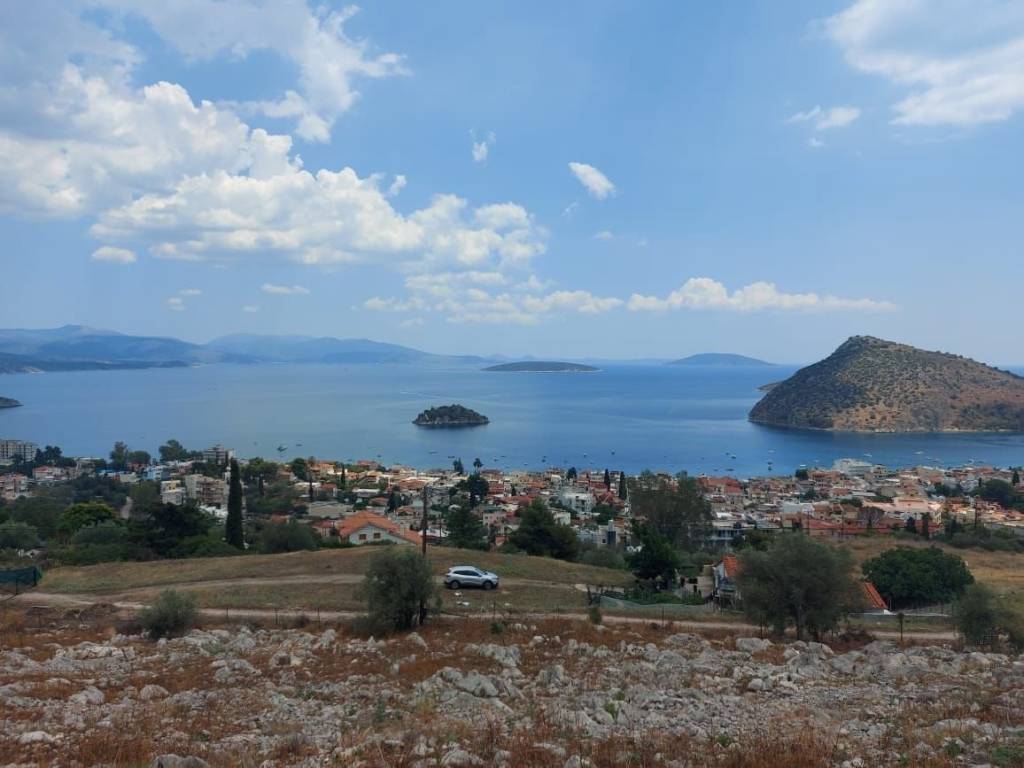 Luxurious construction