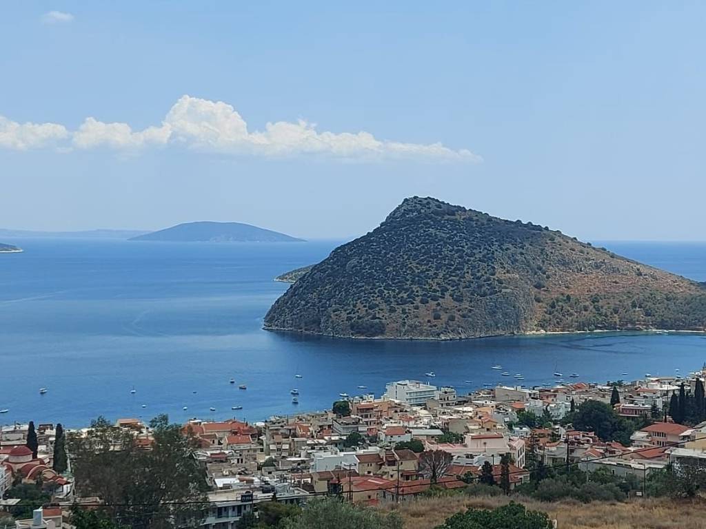 Luxurious construction