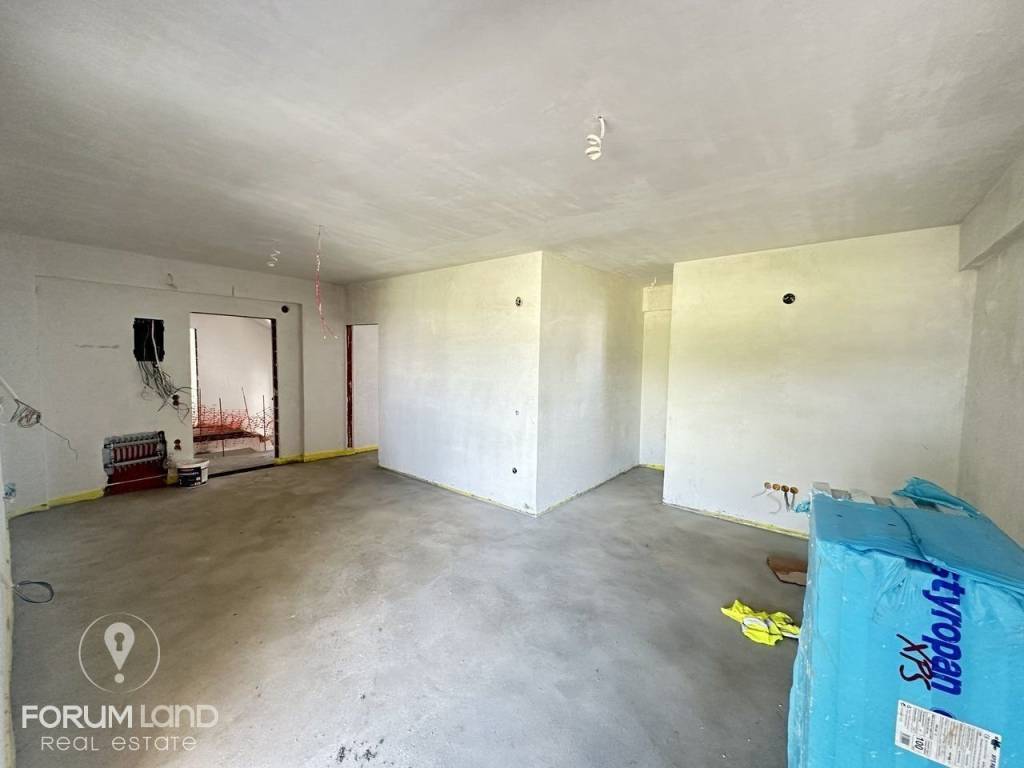 Forumland Real Estate, Γκαρσονιέρα