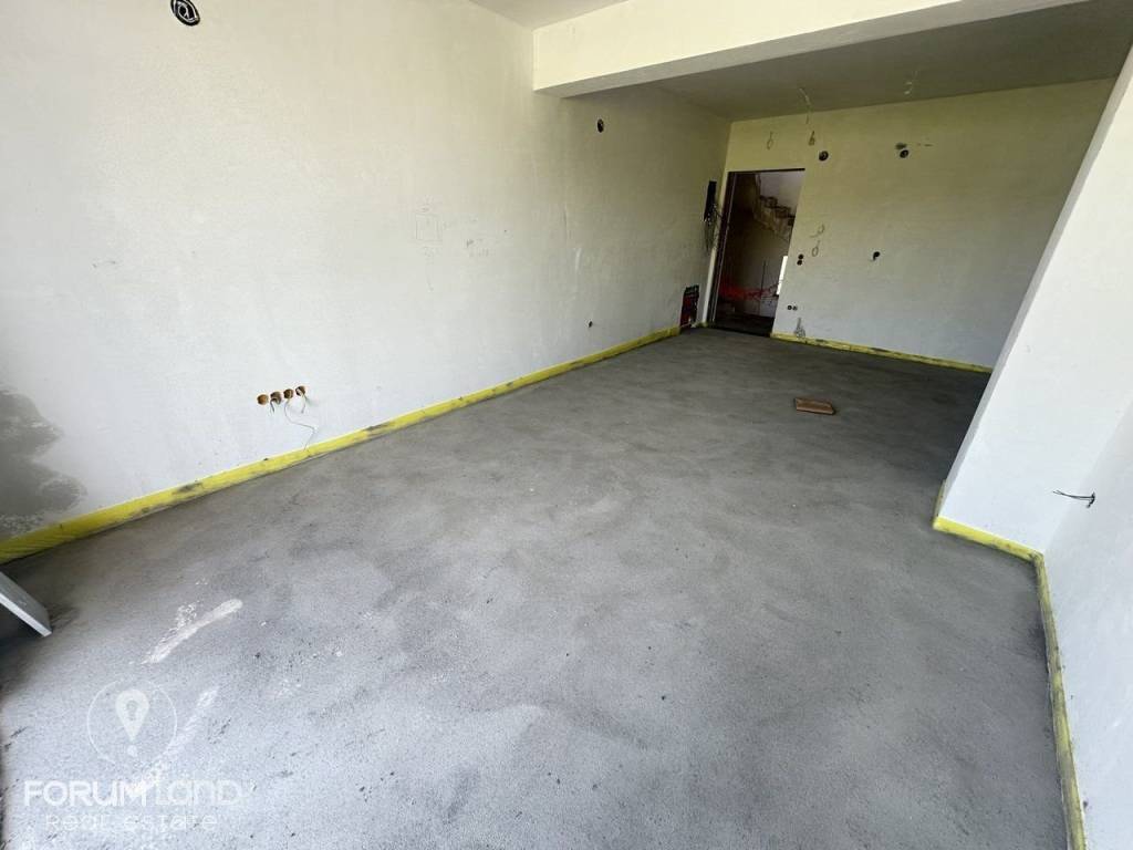 Forumland Real Estate, Γκαρσονιέρα