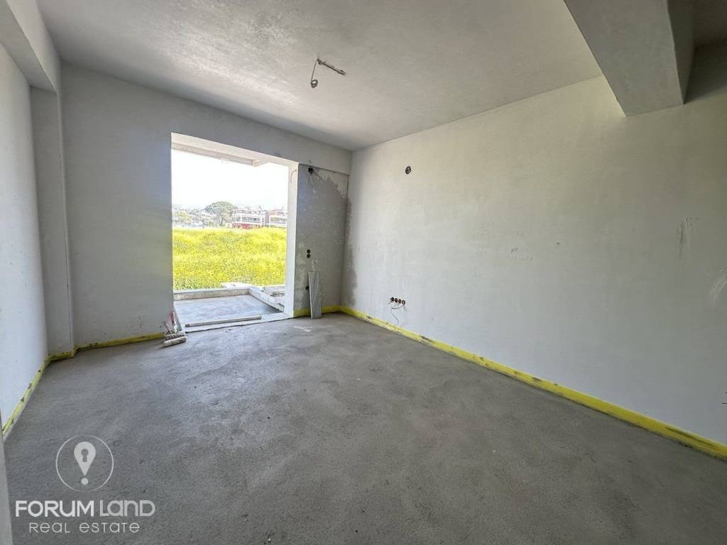 Forumland Real Estate, Γκαρσονιέρα