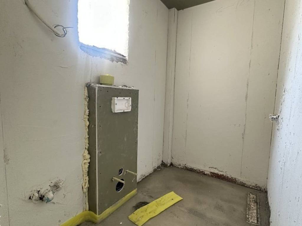 Forumland Real Estate, Μπάνιο