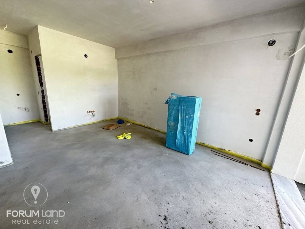 Forumland Real Estate, Γκαρσονιέρα