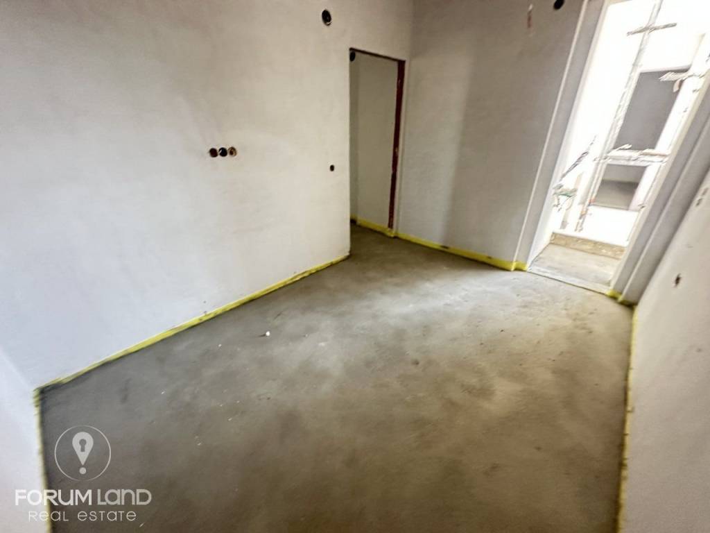 Forumland Real Estate, Γκαρσονιέρα