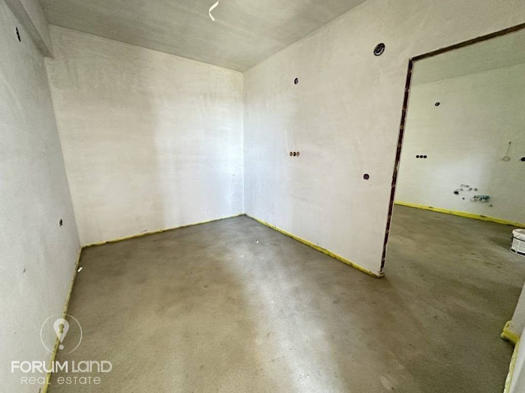 Forumland Real Estate, Γκαρσονιέρα