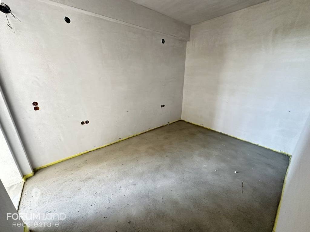 Forumland Real Estate, Γκαρσονιέρα