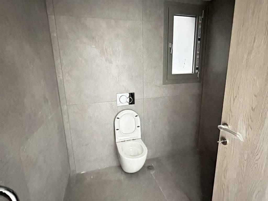 Forumland Real Estate, Μπάνιο