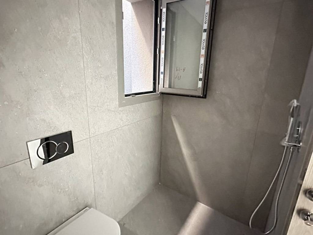 Forumland Real Estate, Μπάνιο