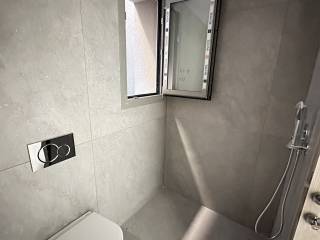 Forumland Real Estate, Μπάνιο