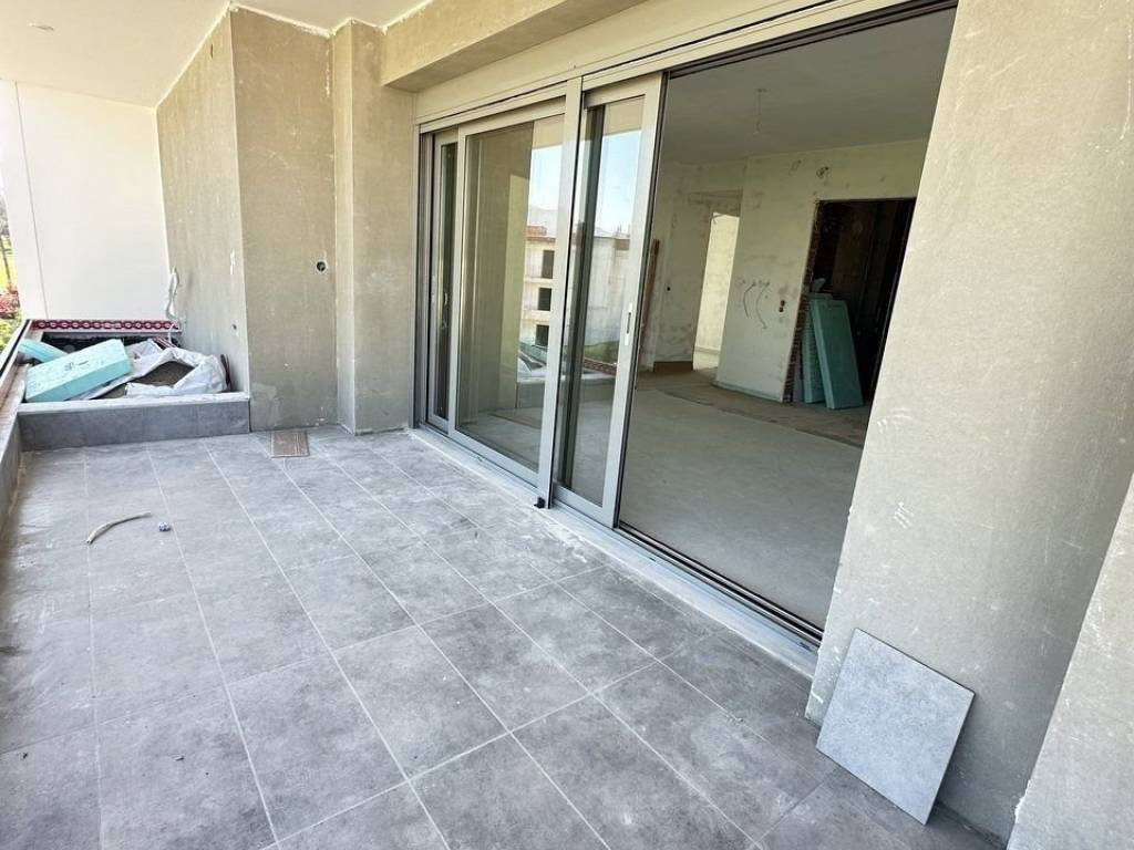 Forumland Real Estate, Βεράντες