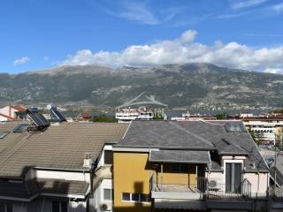 ΑΠΟΨΗ ΜΕ ΘΕΑ ΤΗΝ ΛΙΜΝΗ