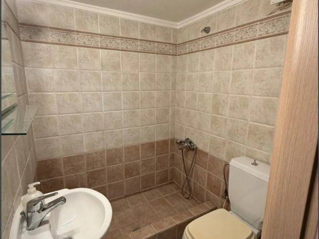 Forumland Real Estate, Μπάνιο