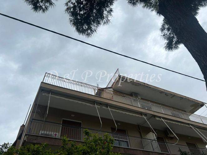 Εξωτερική όψη πολυκατοικίας