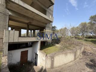 Rampa gia ten prosbase ston ypogeio choro