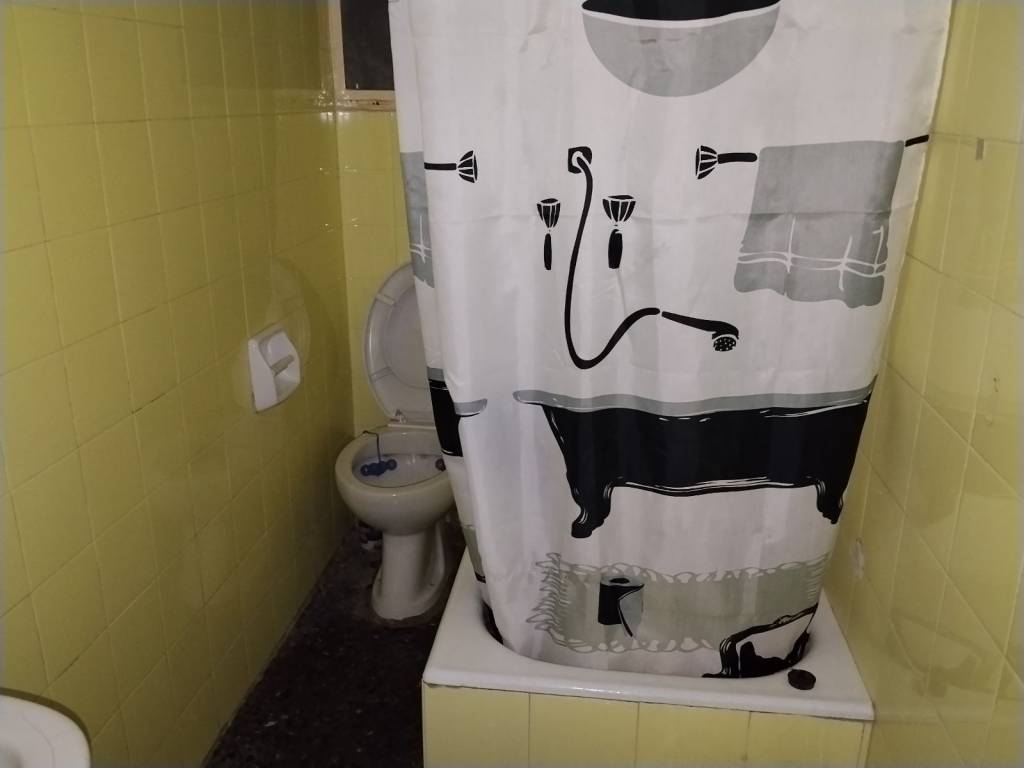 Μπανιέρα &amp; τουαλέτα