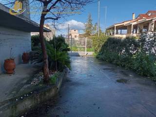 Διάδρομος από είσοδο προς το υπόγειο