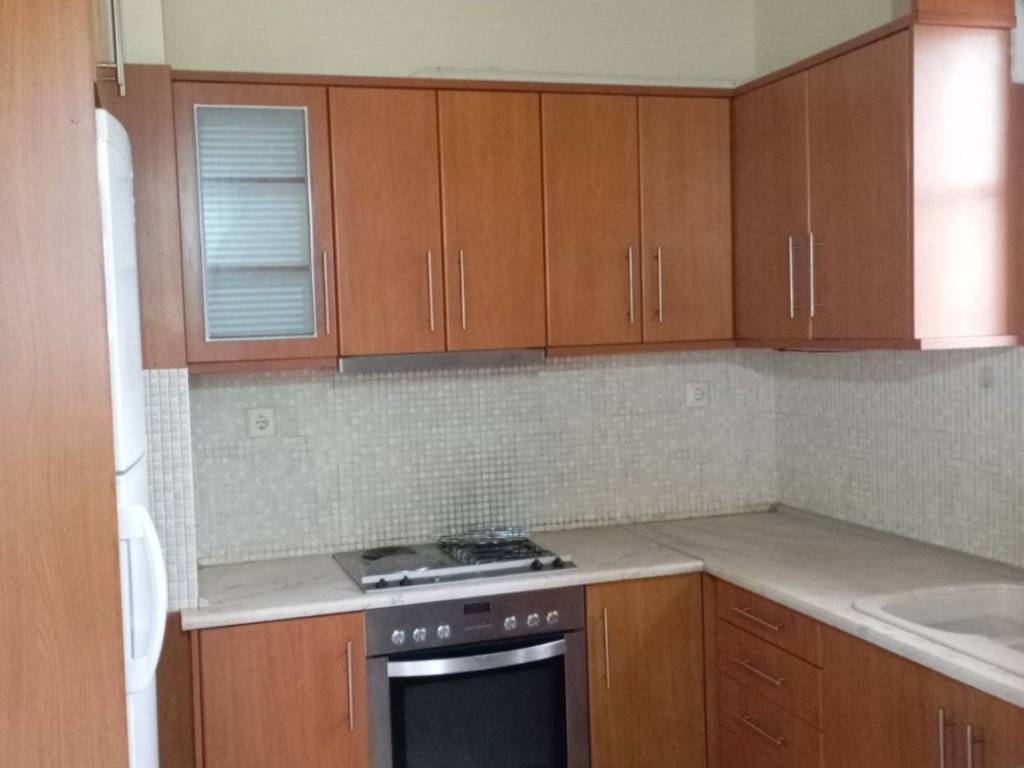 Αποψη κουζίνας-ντουλάπια