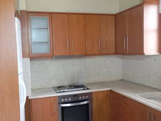 Αποψη κουζίνας-ντουλάπια