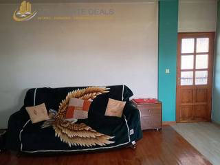 καναπές  σαλονιού -μπαλκονόπορτα