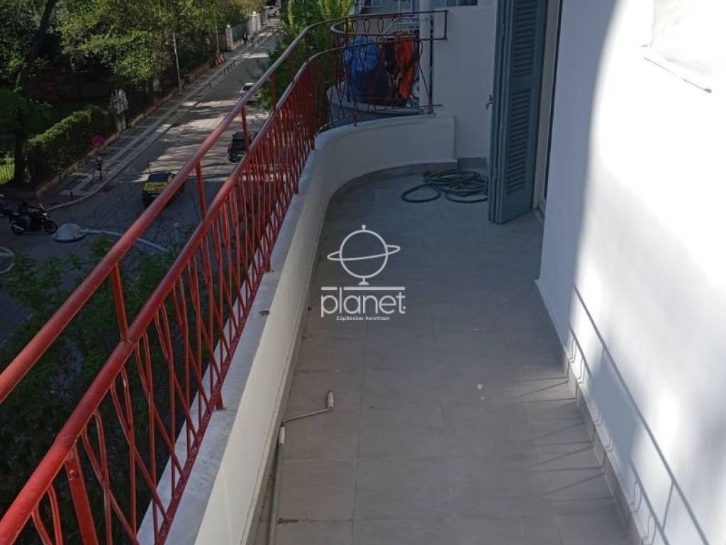 Θέα από μπαλκόνι