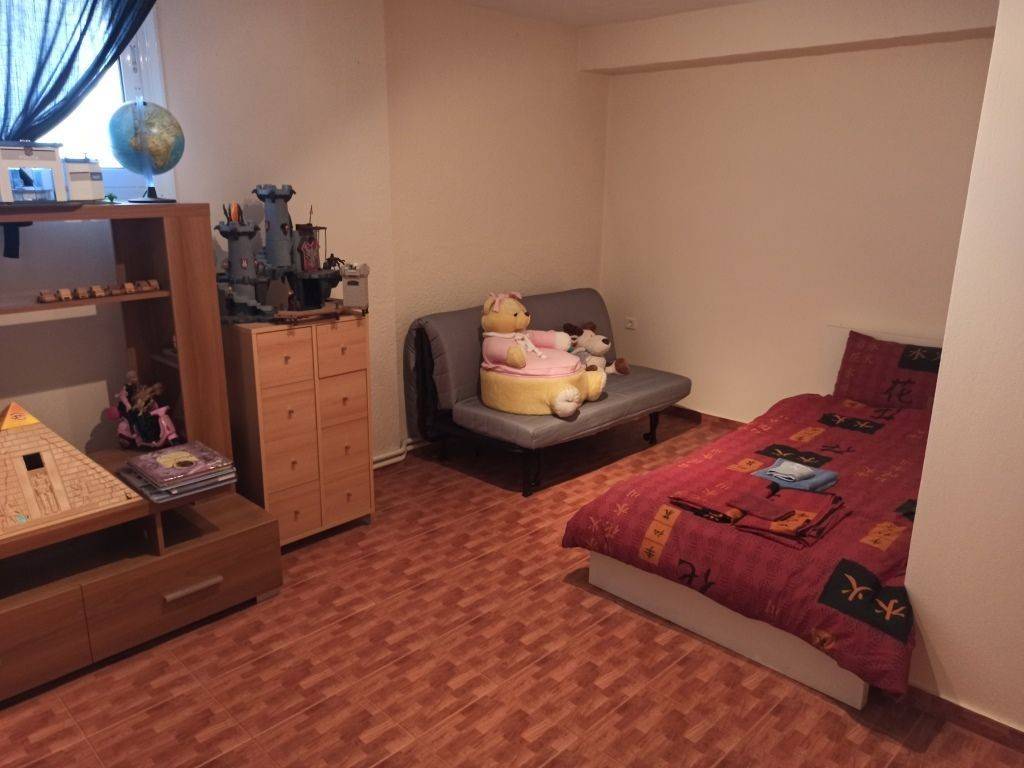 YPNODOMATIO STO YPOGEIO