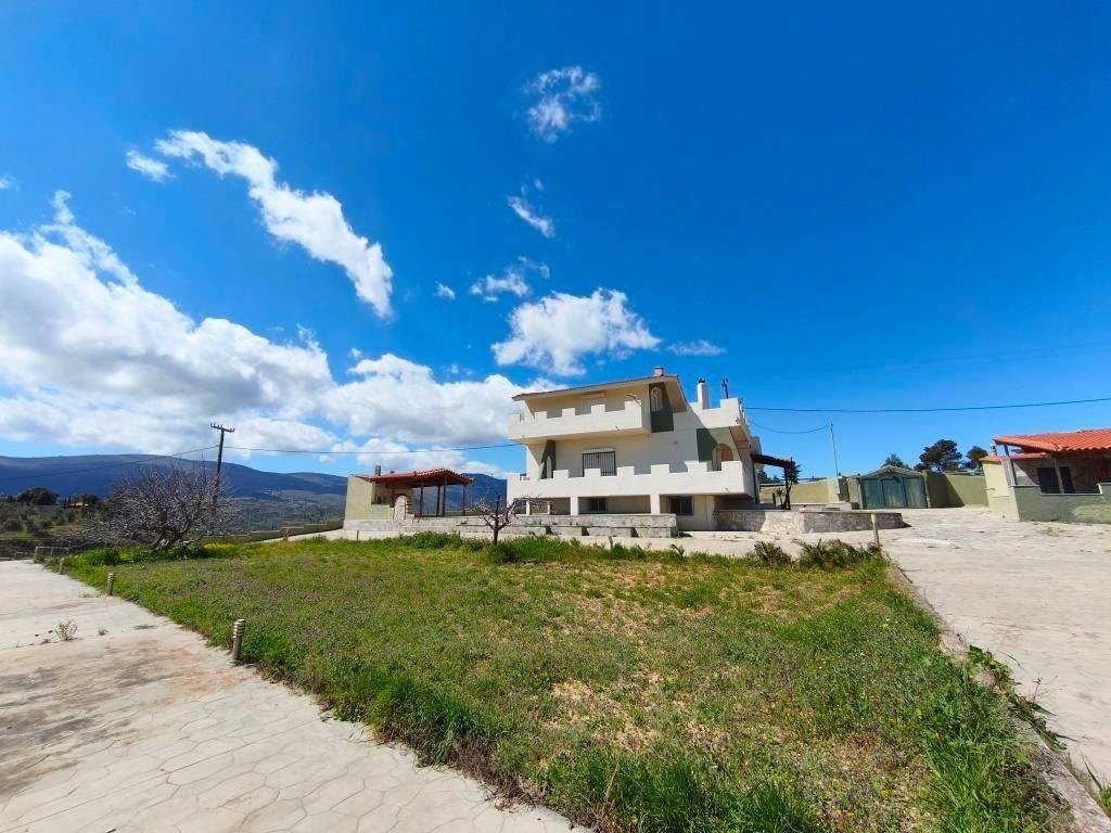 E KATOIKIA KAI TMEMA TOY AGROTEMACHIOY