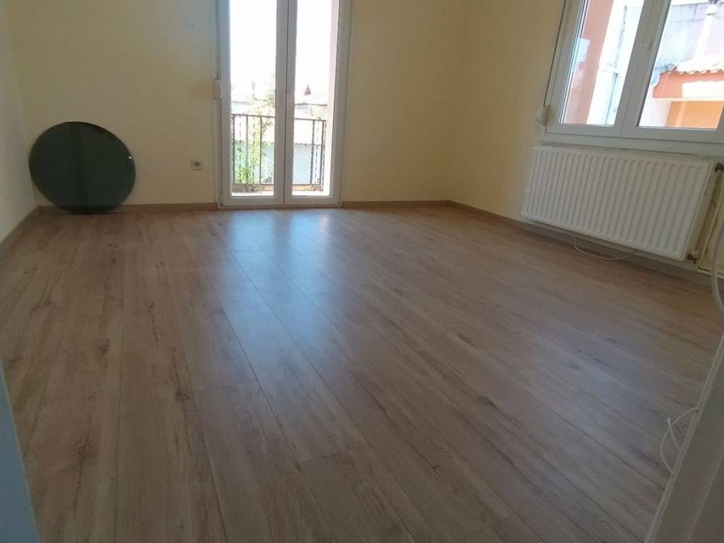 ANYPLACE MESITIKES YPERESIES