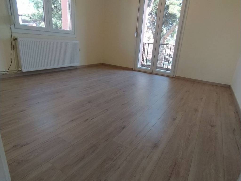 ANYPLACE MESITIKES YPERESIES