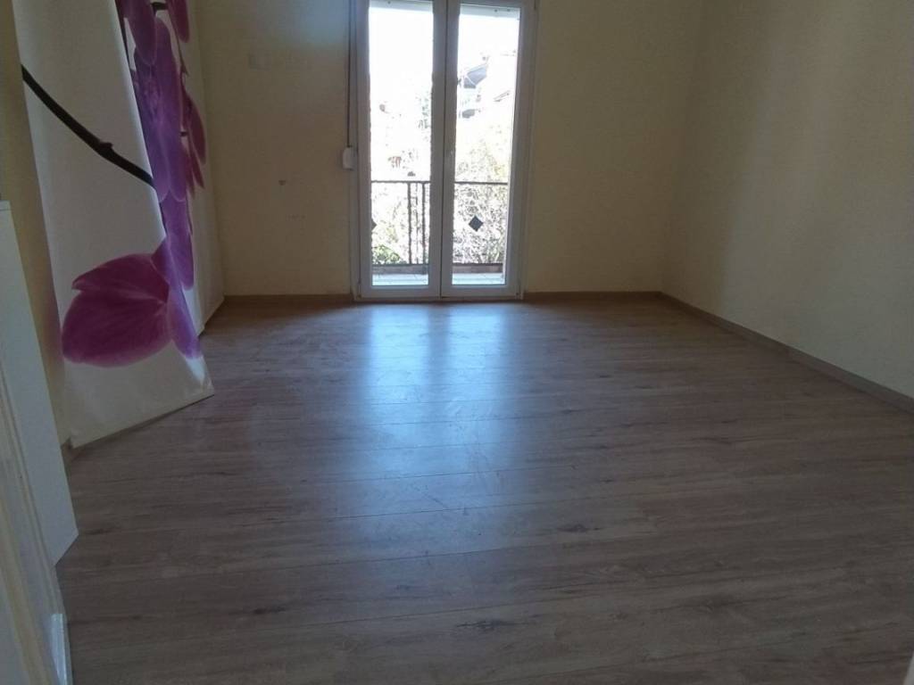 ANYPLACE MESITIKES YPERESIES