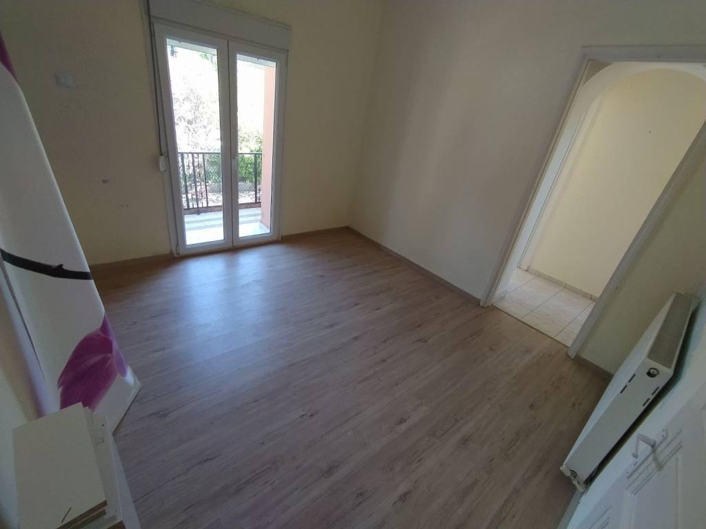 ANYPLACE MESITIKES YPERESIES