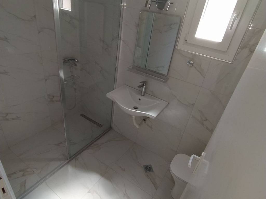 ANYPLACE MESITIKES YPERESIES