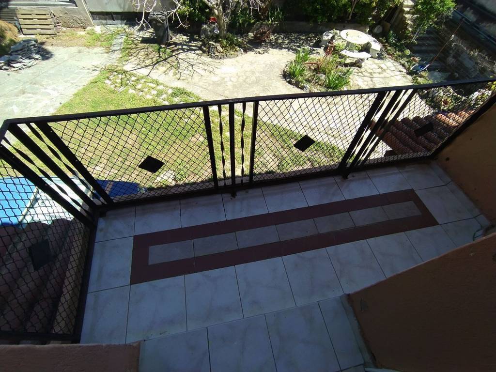 ANYPLACE MESITIKES YPERESIES