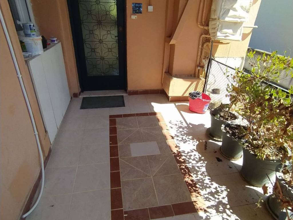 ANYPLACE MESITIKES YPERESIES