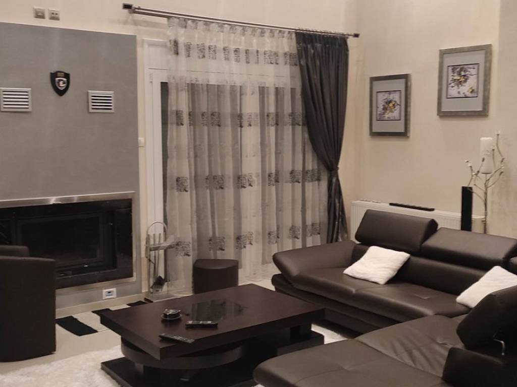 ANYPLACE MESITIKES YPERESIES