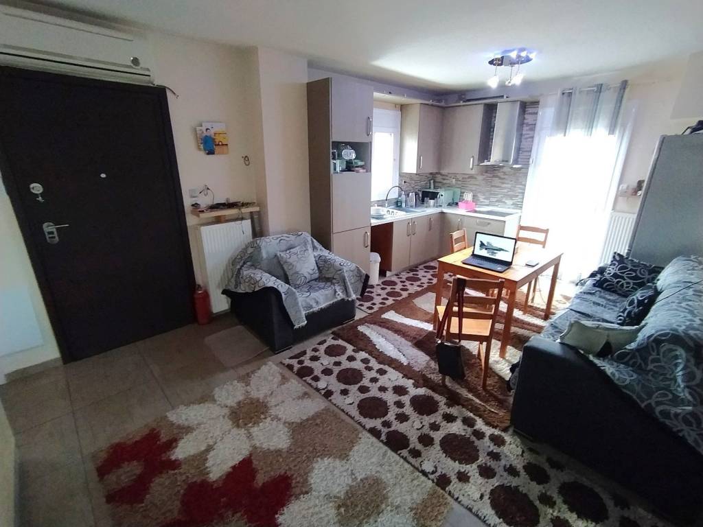 ANYPLACE MESITIKES YPERESIES