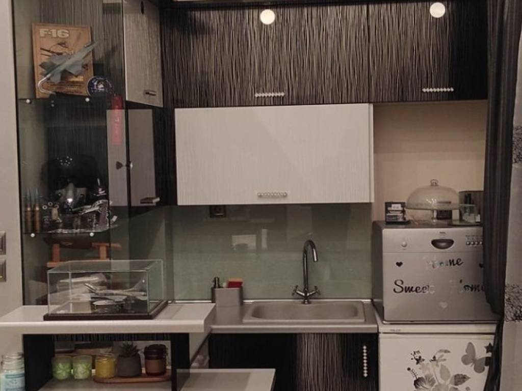 ANYPLACE MESITIKES YPERESIES