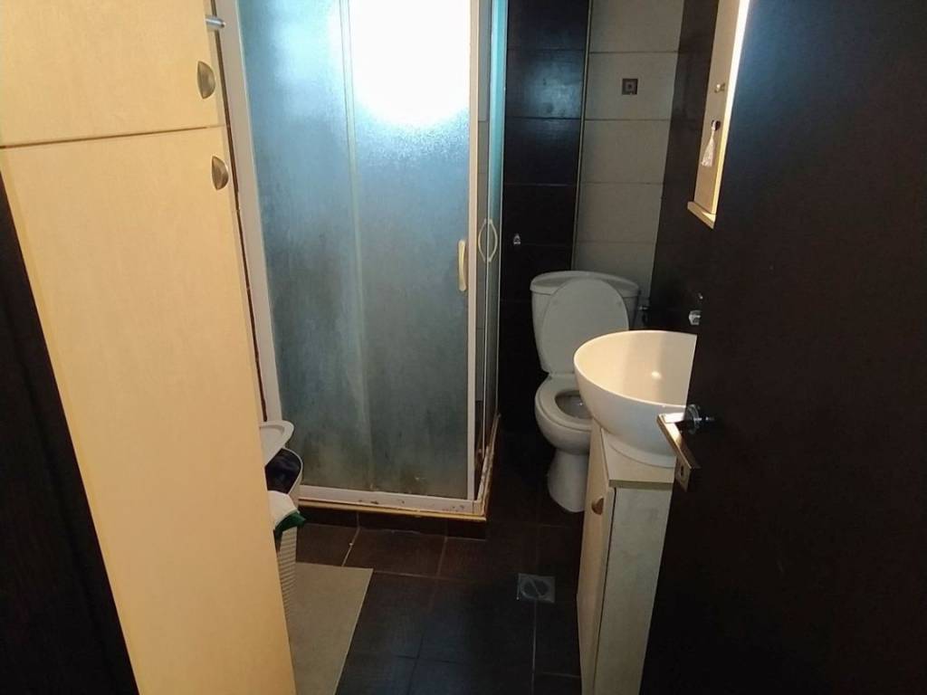 ANYPLACE MESITIKES YPERESIES