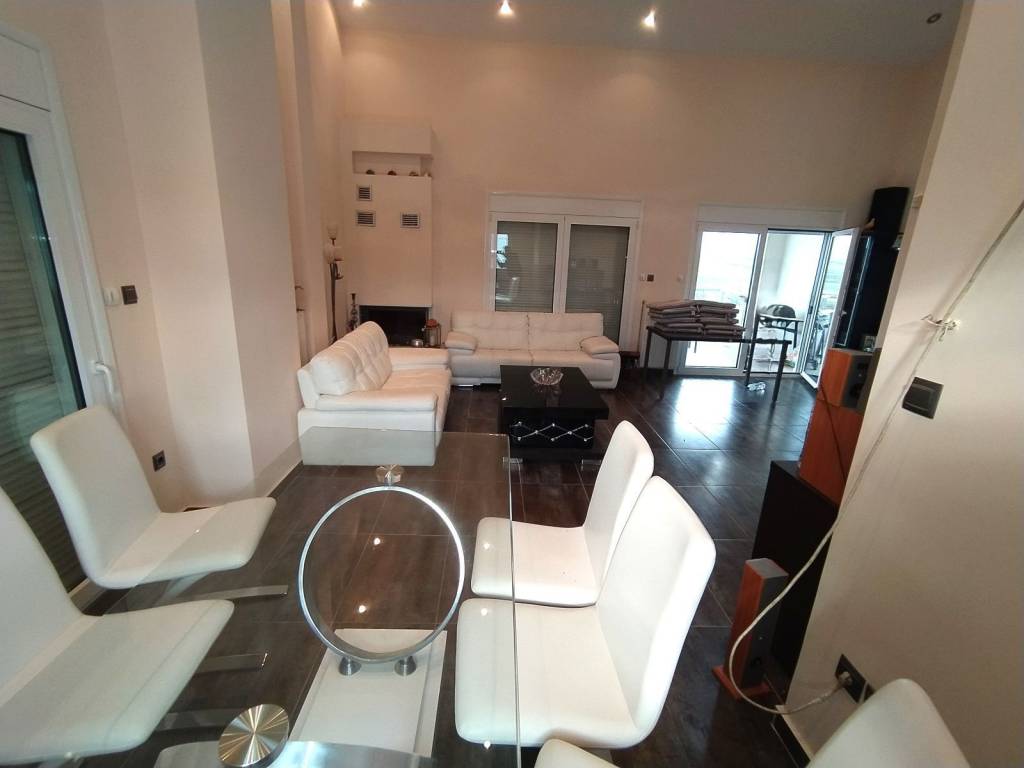 ANYPLACE MESITIKES YPERESIES