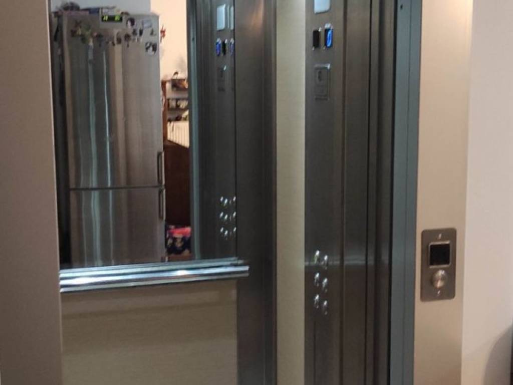 ANYPLACE MESITIKES YPERESIES