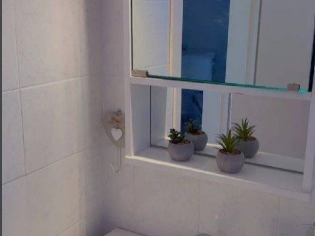 Forumland Real Estate, Μπάνιο