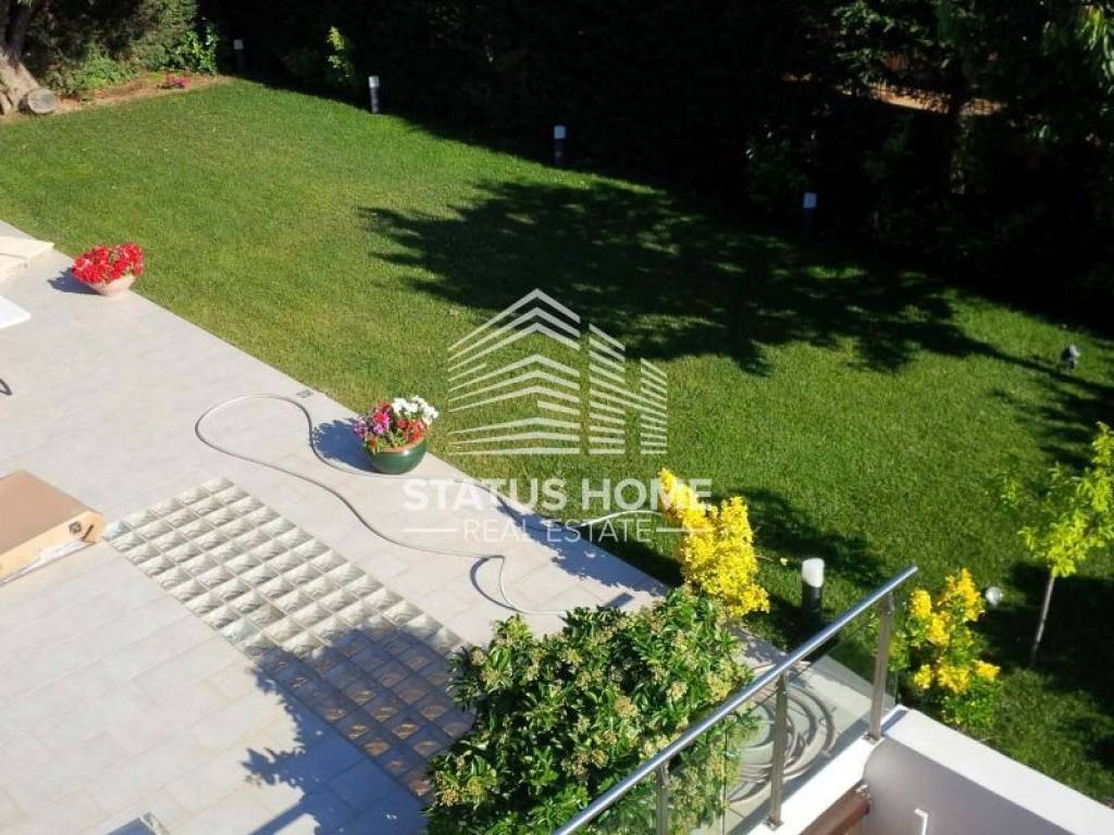 Θέα από μπαλκόνι